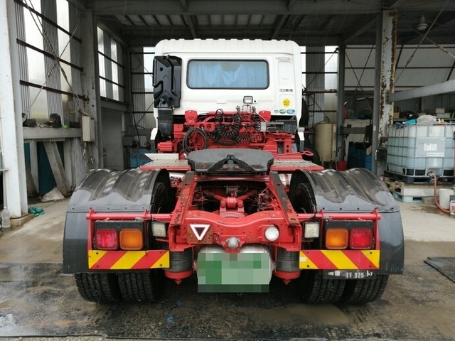 UDトラックス（日産） クオン 大型 トラクタ QKG-GK5XAB(5622) 6枚目
