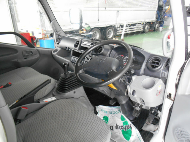 トヨタ トヨエース 小型 バン TKG-XZU675(8315) 23枚目