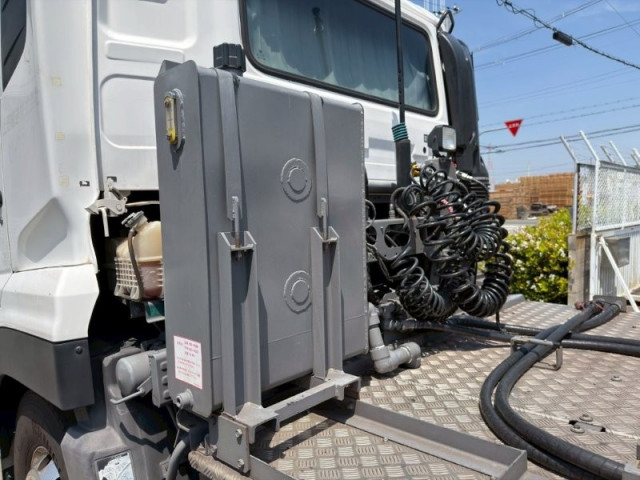 UDトラックス（日産） クオン 大型 トラクタ 2RG-GK5DAB(105305) 10枚目