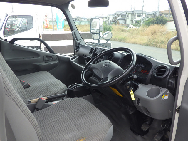 トヨタ ダイナ 小型 平ボディ TPG-XZC605(110858) 6枚目