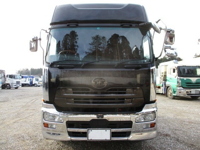 UDトラックス（日産） クオン 大型 トラクタ QPG-GK5XAB(9275) 2枚目