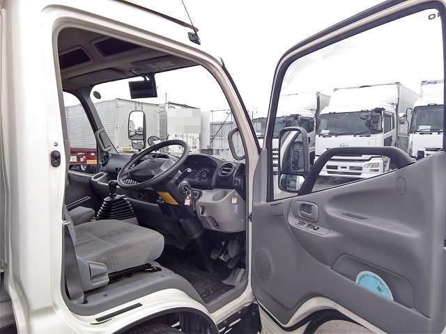 日野 デュトロ 小型 バン TKG-XZC655M(8896) 27枚目