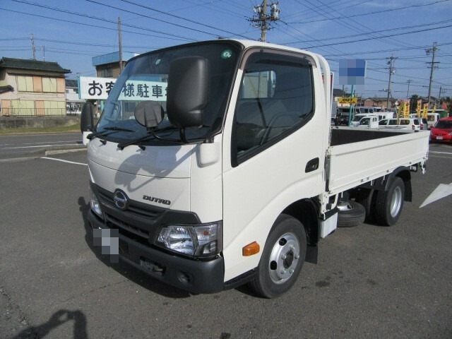 日野 デュトロ 小型 平ボディ TPG-XZU605(8376) 1枚目