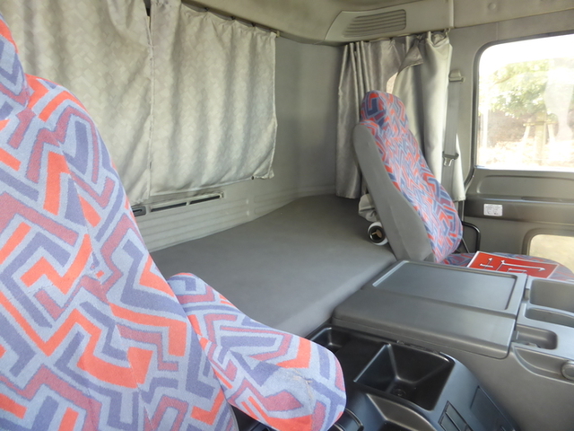 いすゞ ギガ 大型 バン KL-CYJ51W4A(2582) 26枚目