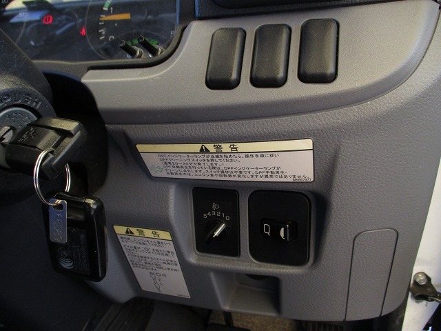 三菱ふそう キャンター 小型 冷蔵冷凍バン TKG-FBA50(10535) 23枚目