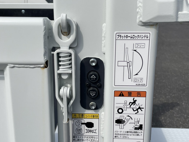 三菱ふそう キャンター 小型 Wキャブ 2RG-FBA20(111632) 12枚目