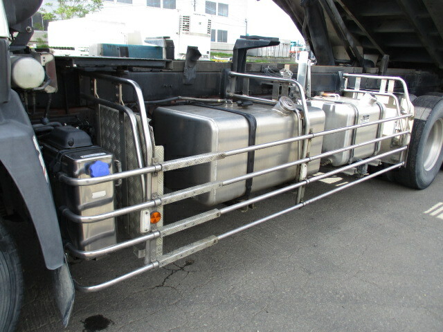 UDトラックス（日産） クオン 大型 土砂ダンプ QKG-CW5YL(32216) 9枚目
