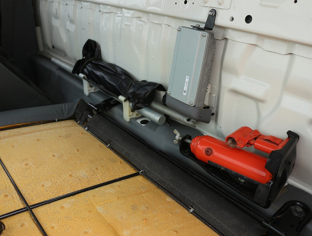 日野 デュトロ 小型 平ボディ（クレーン付） SKG-XZU650M(112735) 43枚目