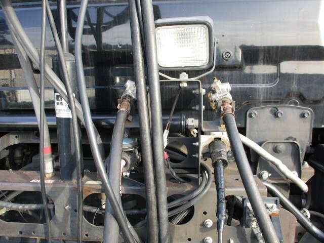 UDトラックス（日産） クオン 大型 トラクタ QPG-GK5XAB(9275) 60枚目