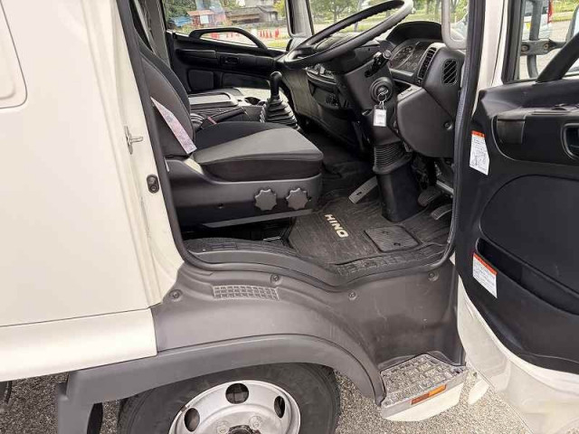 日野 レンジャー 小型 冷蔵冷凍バン TKG-FD7JLAA(111798) 48枚目