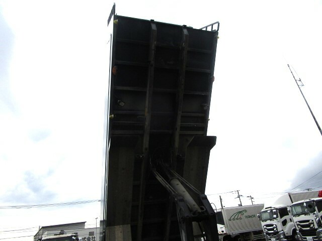 UDトラックス（日産） クオン 大型 深ダンプ（土砂禁） QKG-CW5YL(37012) 22枚目