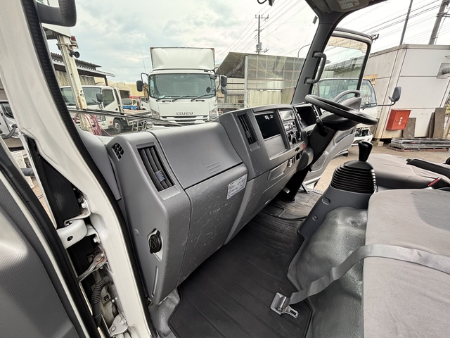いすゞ エルフ 小型 バン TRG-NLR85AN(108588) 62枚目