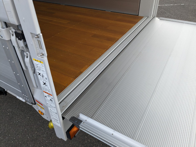 三菱ふそう ファイター 中型 ウィング 2KG-FK65F(108764) 11枚目