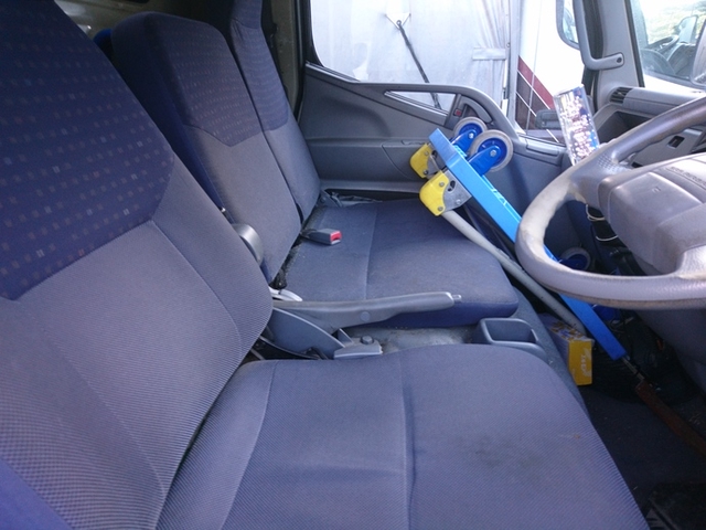三菱ふそう キャンター 小型 冷蔵冷凍バン PDG-FE74BV(1941) 30枚目