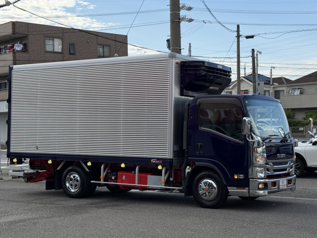 いすゞ エルフ 小型 冷蔵冷凍バン 2RG-NPR88AN(112332) 9枚目