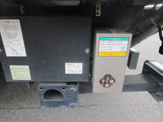いすゞ エルフ 小型 バン 2RG-NPR88AN(109738) 43枚目