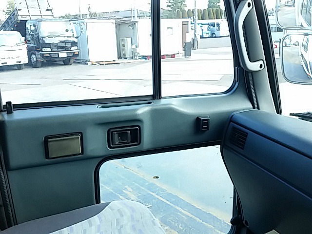 UDトラックス（日産） コンドル 中型 バン PB-MK36A(8080) 35枚目