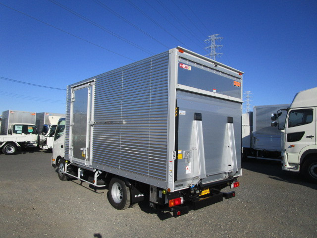 日野 デュトロ 小型 バン 2WG-XZU713N(111978) 3枚目