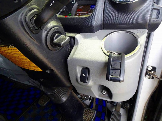 トヨタ ダイナ 小型 平ボディ（クレーン付） 2RG-XZU650(105318) 21枚目