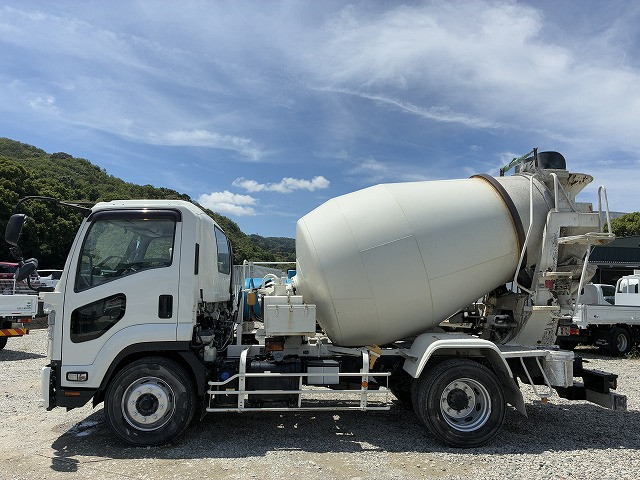 いすゞ フォワード 増トン ミキサー車 2PG-FTR90U2(107587) 4枚目