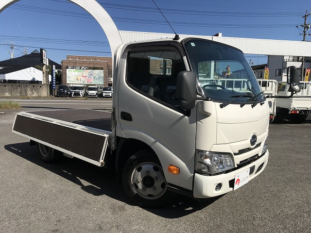 日野 デュトロ 小型 平ボディ 2RG-XZU605M(113100) 10枚目