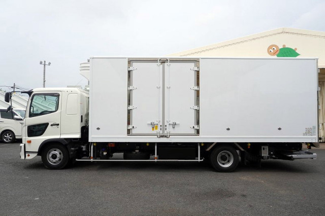 日野 レンジャー 中型 冷蔵冷凍バン 2KG-FD2ABG(108427) 3枚目