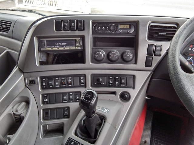 UDトラックス（日産） クオン 大型 ウィング QKG-CD5ZA(8952) 59枚目