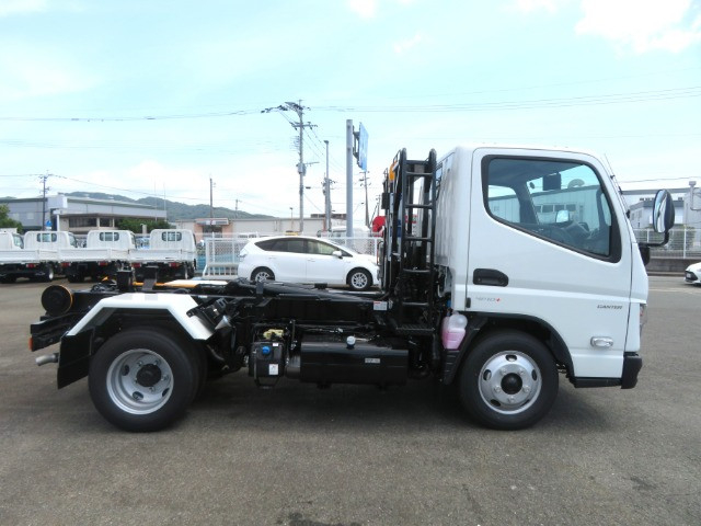 三菱ふそう キャンター 小型 コンテナ専用車 2RG-FBAV0(108791) 5枚目