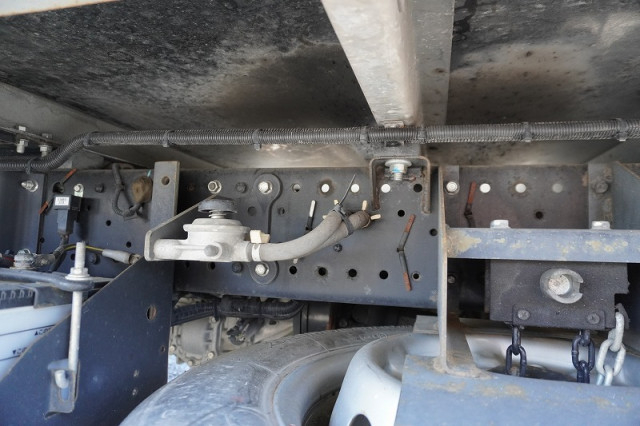いすゞ エルフ 小型 冷蔵冷凍バン TPG-NHR85AN(110523) 12枚目