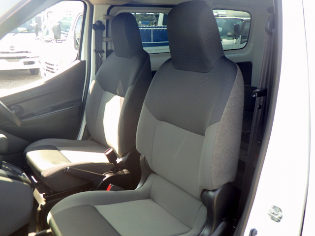 日産自動車 小型 バン DBF-VM20(110080) 9枚目