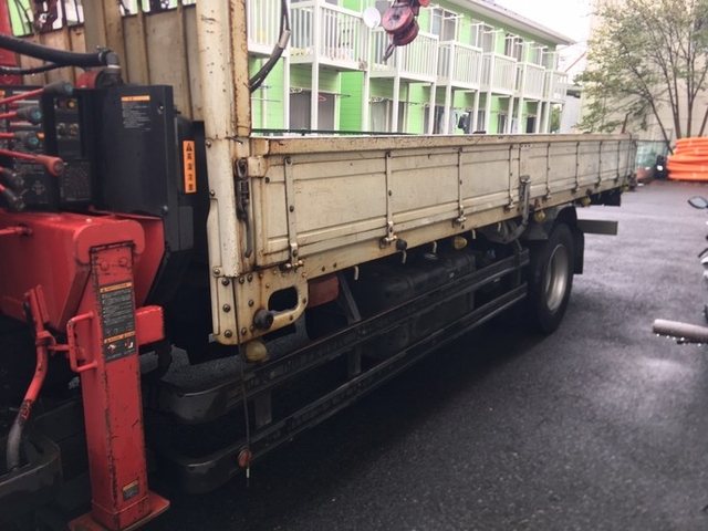 三菱ふそう ファイター 増トン 平ボディ（クレーン付） QKG-FK62FZ(2240) 4枚目