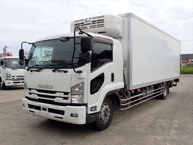 Isuzu forward 6studs large Freezer box_body 2PG-FTR90V2(93164) 1枚目