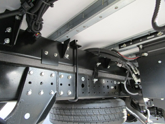 三菱ふそう キャンター 小型 ウィング 2PG-FEAV0(9521) 29枚目