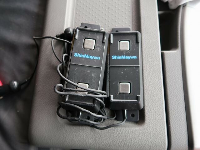 UDトラックス（日産） クオン 大型 ウィング QKG-CD5ZA(38807) 10枚目