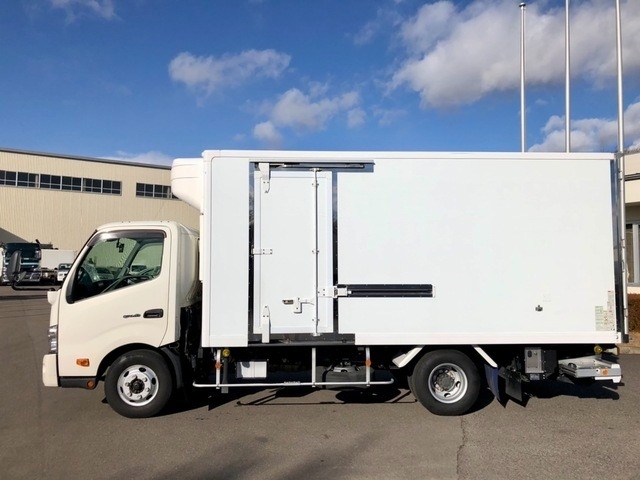 日野 デュトロ 小型 冷蔵冷凍バン TKG-XZU712M(55804) 4枚目