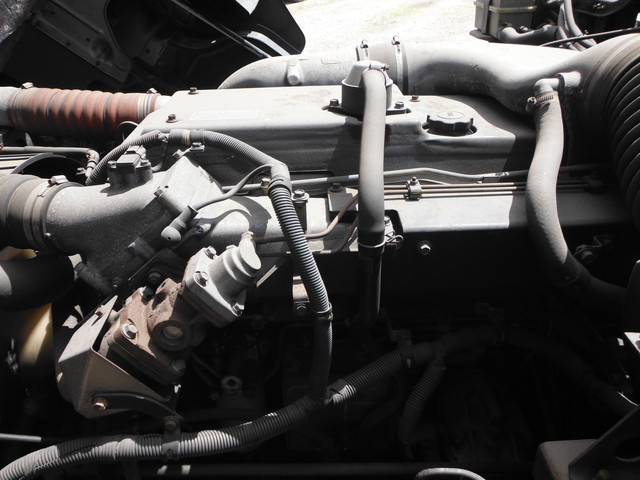UDトラックス（日産） ビッグサム 大型 タンクローリー KL-CV48E(1981) 15枚目