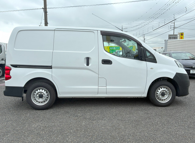 日産自動車 小型 冷蔵冷凍バン DBF-VM20(110056) 5枚目