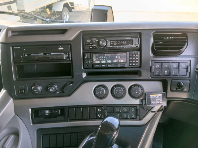 UDトラックス（日産） クオン 大型 ウィング 2PG-CG5CA(111908) 39枚目