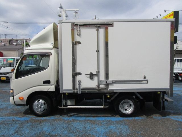 日野 デュトロ 小型 保冷バン 2RG-XZC605M(112384) 11枚目