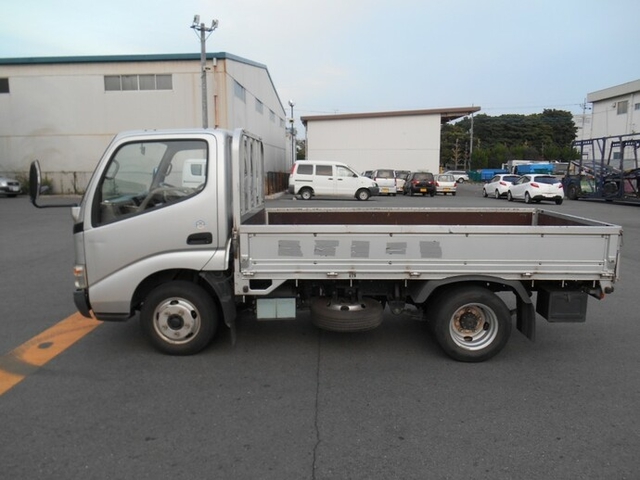 トヨタ ダイナ 小型 平ボディ BDG-XZU504(8129) 4枚目
