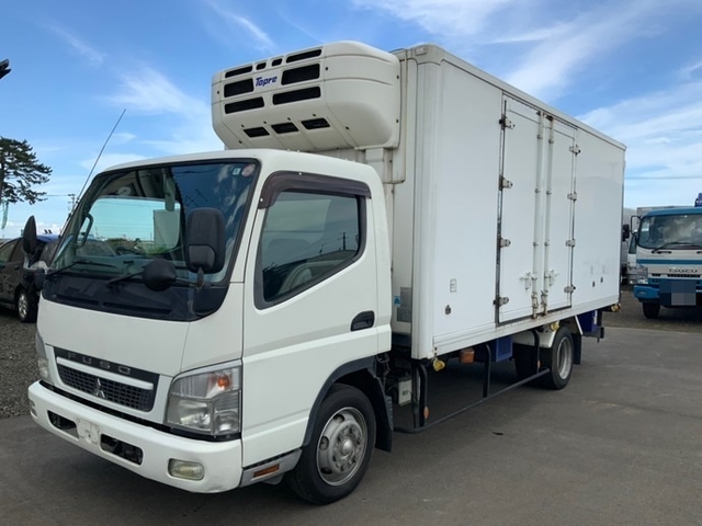 三菱ふそう キャンター 小型 冷蔵冷凍バン PDG-FE83DY(3418) 1枚目