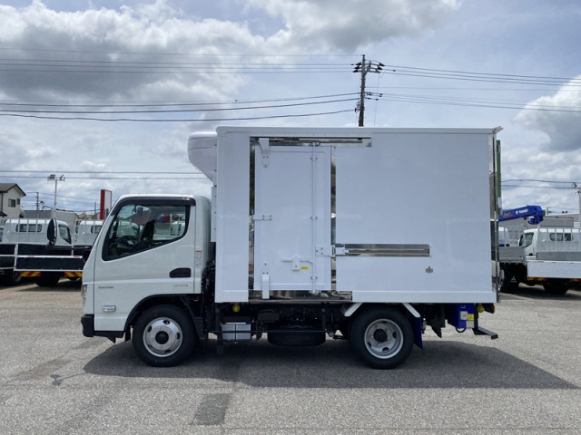 三菱ふそう キャンター 小型 冷蔵冷凍バン 2RG-FBAV0(108465) 4枚目