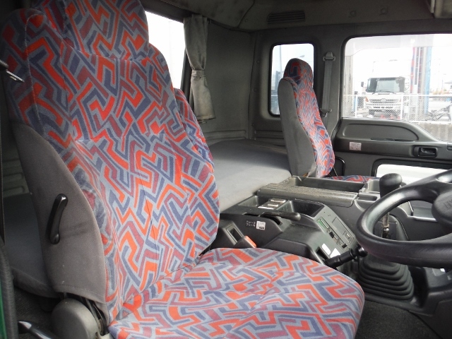 いすゞ ギガ 大型 トラクタ KL-EXD52D3(1103) 19枚目