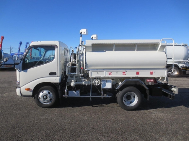 Hino dutro Small Tank truck 2KG-XZU600E(97622) 9枚目