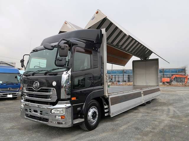 UDトラックス（日産） クオン 大型 ウィング QKG-CD5ZA(38807) 11枚目