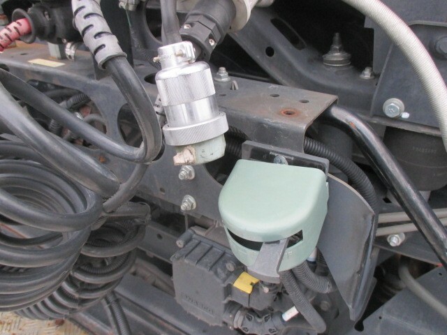 UDトラックス（日産） クオン 大型 トラクタ QKG-GK6XAD(7774) 17枚目