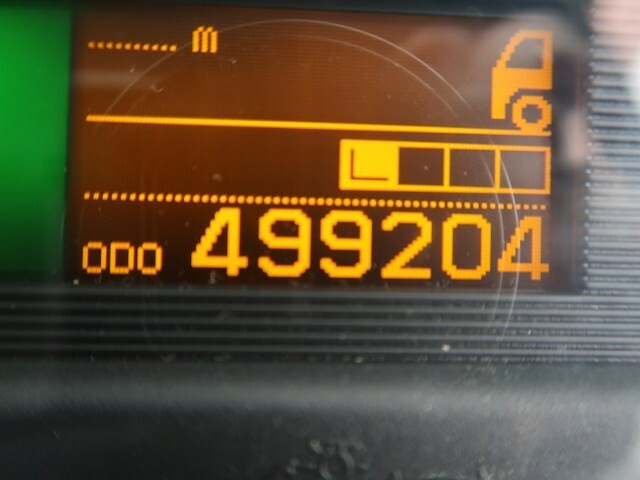 UDトラックス（日産） クオン 大型 ウィング QKG-CD5ZA(38807) 19枚目