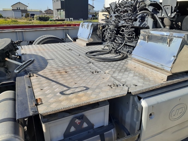UDトラックス（日産） クオン 大型 トラクタ 2PG-GK5AAB(53908) 16枚目