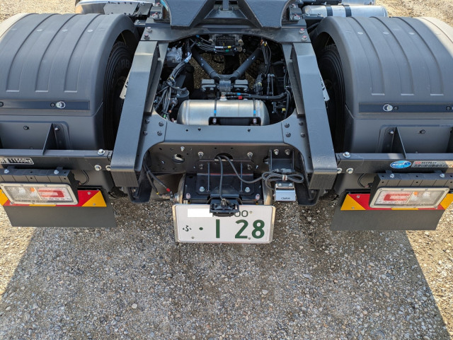 日野 プロフィア 大型 トラクタ 2WG-SH1EDGG(113420) 8枚目