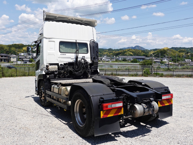 UDトラックス（日産） クオン 大型 トラクタ 2PG-GK5AAD(110384) 11枚目